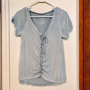 Soft and Sexy American Eagle Shirt! SIZE M